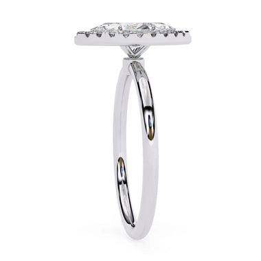 Luxurious Diamond Solitaire Ring